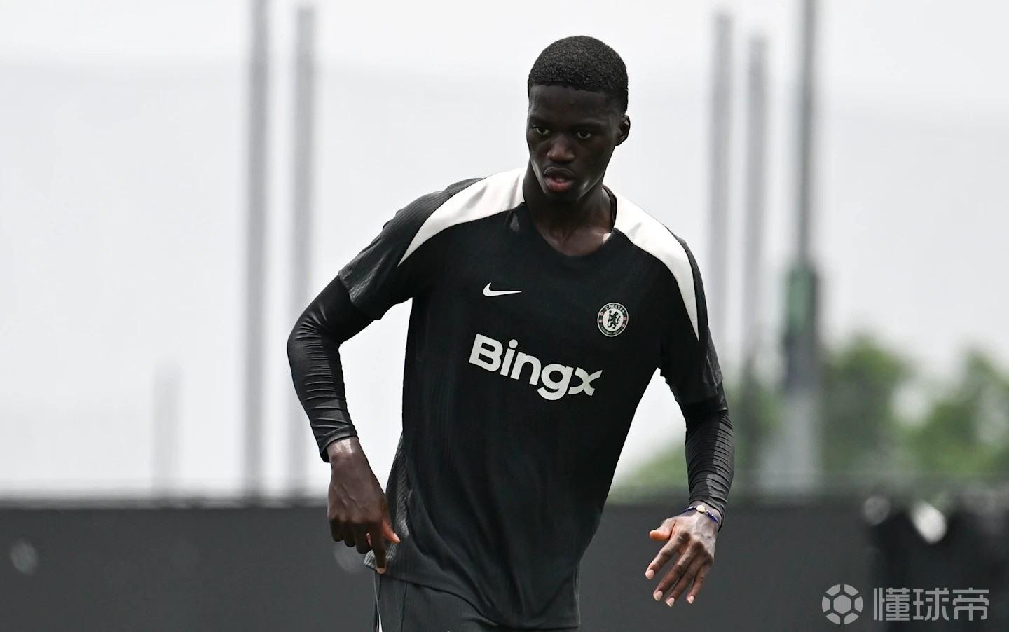 切尔西官方：马马杜-萨尔将身披球队的19号球衣